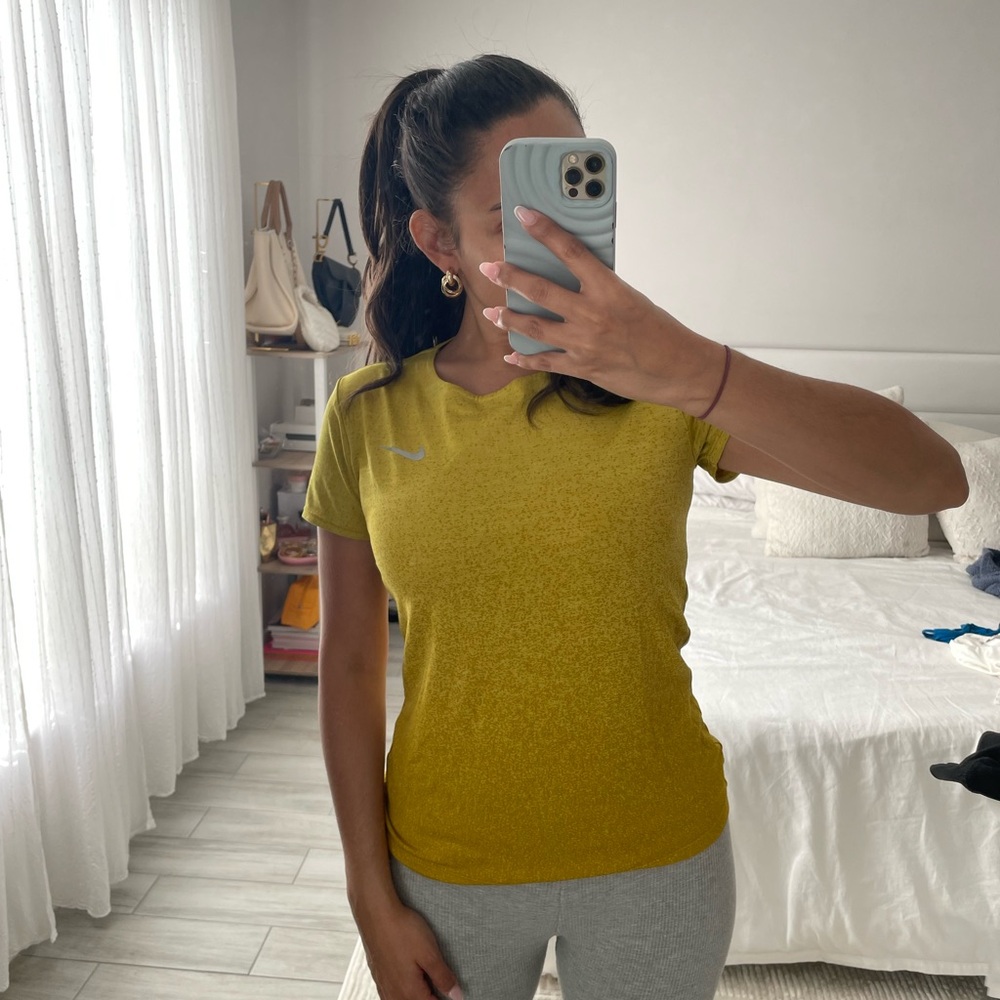 NIKE Yellow Dry-Fit T-shirt - Picture 3 of 6